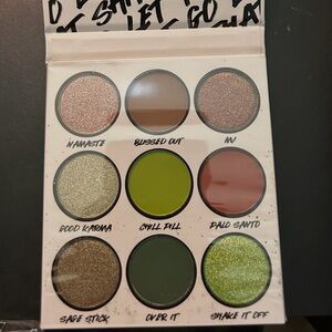 BH Cosmetics Eyeshadow Palette - Green and Brown Hues
